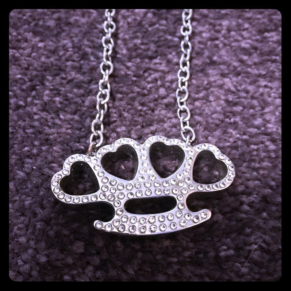“Knock-out” necklace